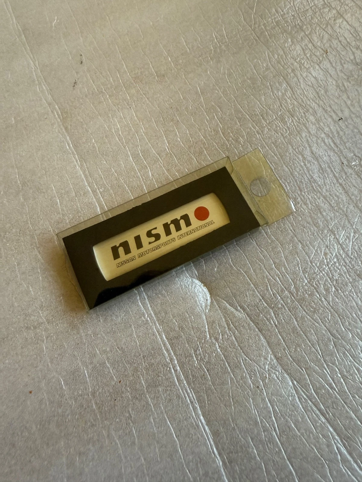 s-l1600-5 NISMO MID LOGO EMBLEM BADGE Spoiler Wing Rare Skyline GTR R34 R33 Silvia S15 Z33 - Image 1